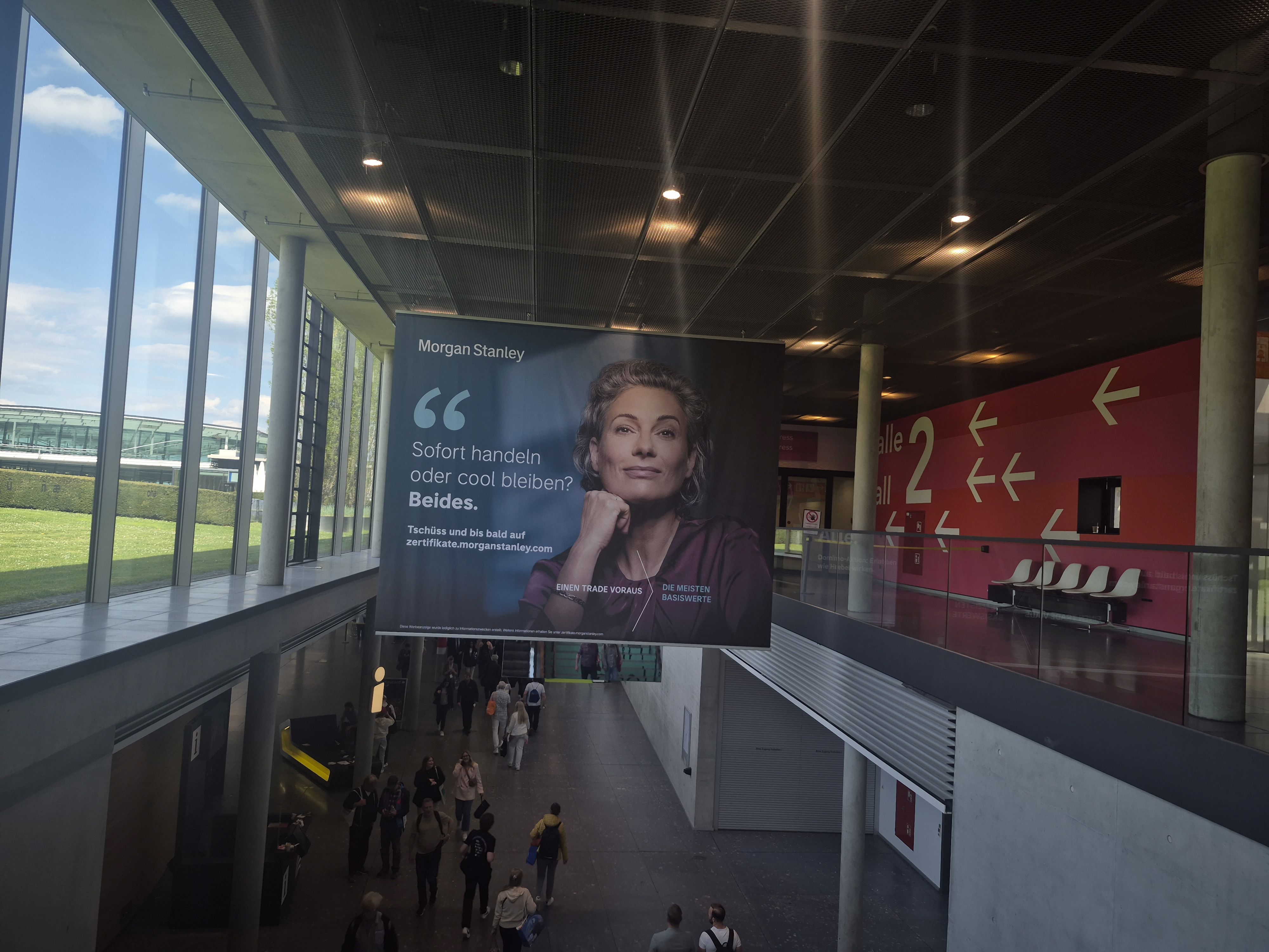 Eingang messe invest stuttgart